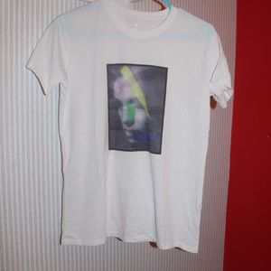 White short sleeve shirt